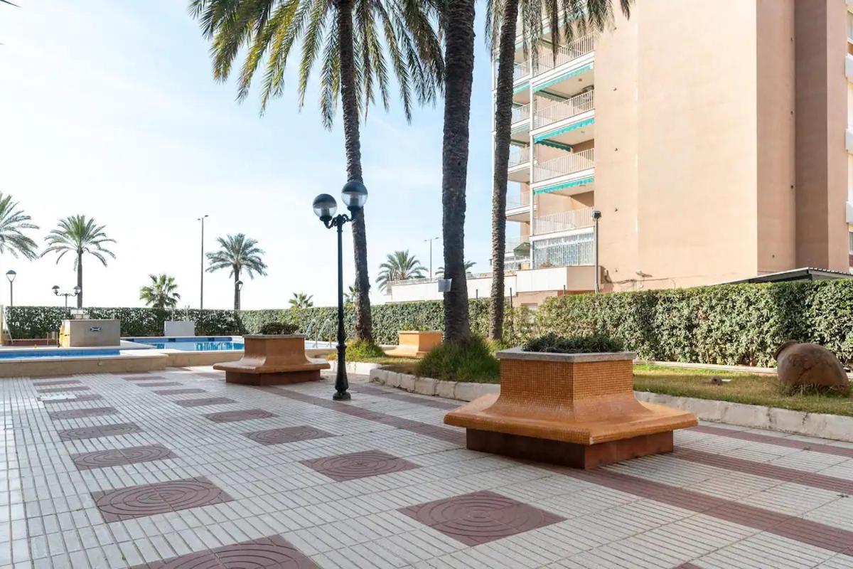 セグル・デ・カラフェルSea Front Apart. 2 Pools / 1ª Linea. 2 Piscinasアパートメント エクステリア 写真