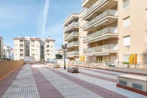 セグル・デ・カラフェルSea Front Apart. 2 Pools / 1ª Linea. 2 Piscinasアパートメント エクステリア 写真
