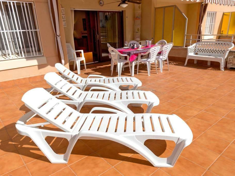 セグル・デ・カラフェルSea Front Apart. 2 Pools / 1ª Linea. 2 Piscinasアパートメント エクステリア 写真